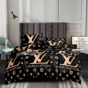6 by 7 Bedspread With 4 Pillowcases and Duvet