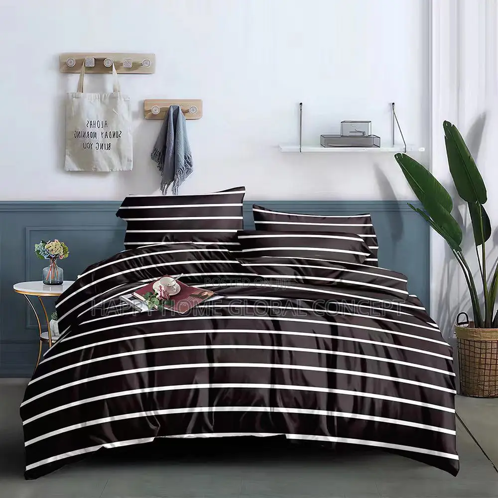 6 by 7 Bedspread With 4 Pillowcases and Duvet