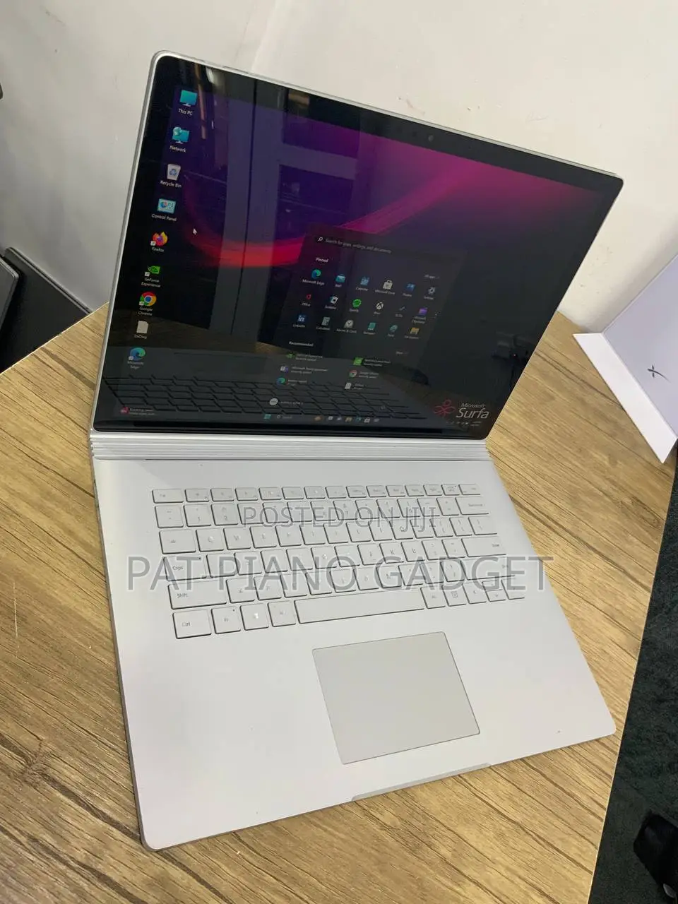 Laptop Microsoft Surface Book 2 16GB Intel Core I7 SSD 256GB