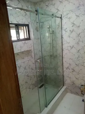 Walk in Sliding Cubicle Glass