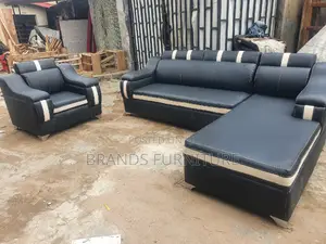 Photo - Quality Black Lshap With Single Seater