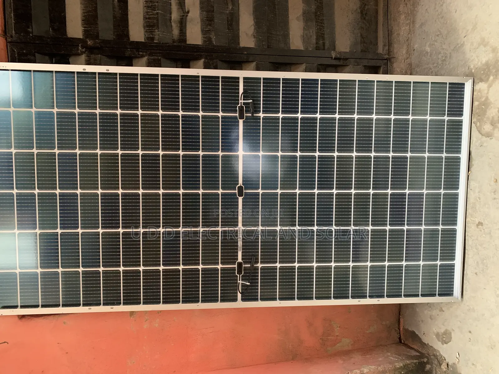 Ja Solar 600watts 144cell Half Cut Solar Very Strong