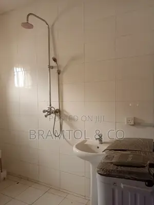 Furnished 3bdrm Block of Flats in Durumi for rent