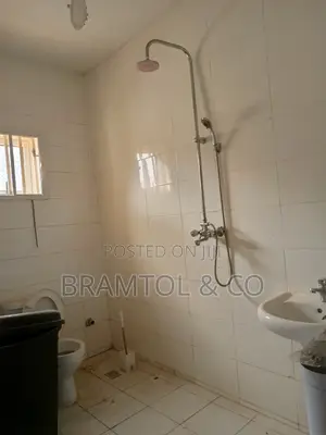 Furnished 3bdrm Block of Flats in Durumi for rent