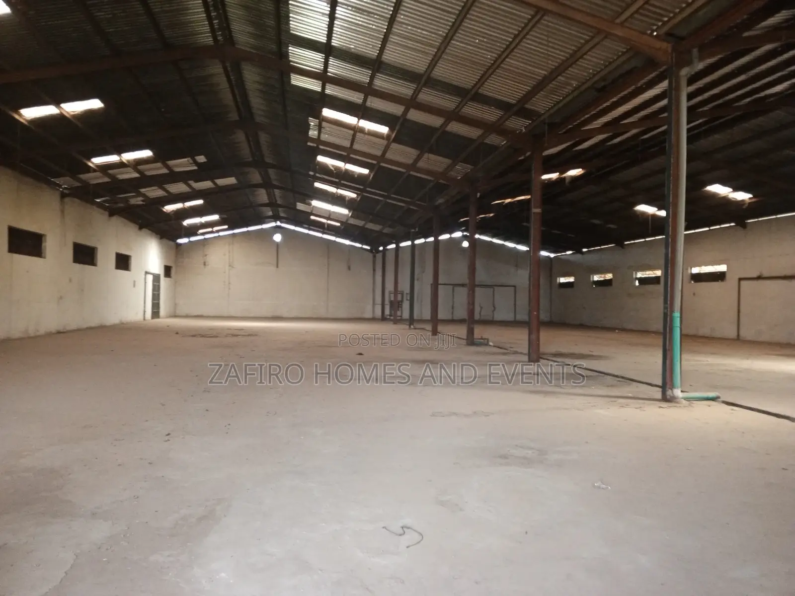 Massive 2000m2 Warehouse Near Lead City, Toll Gate, Ibadan