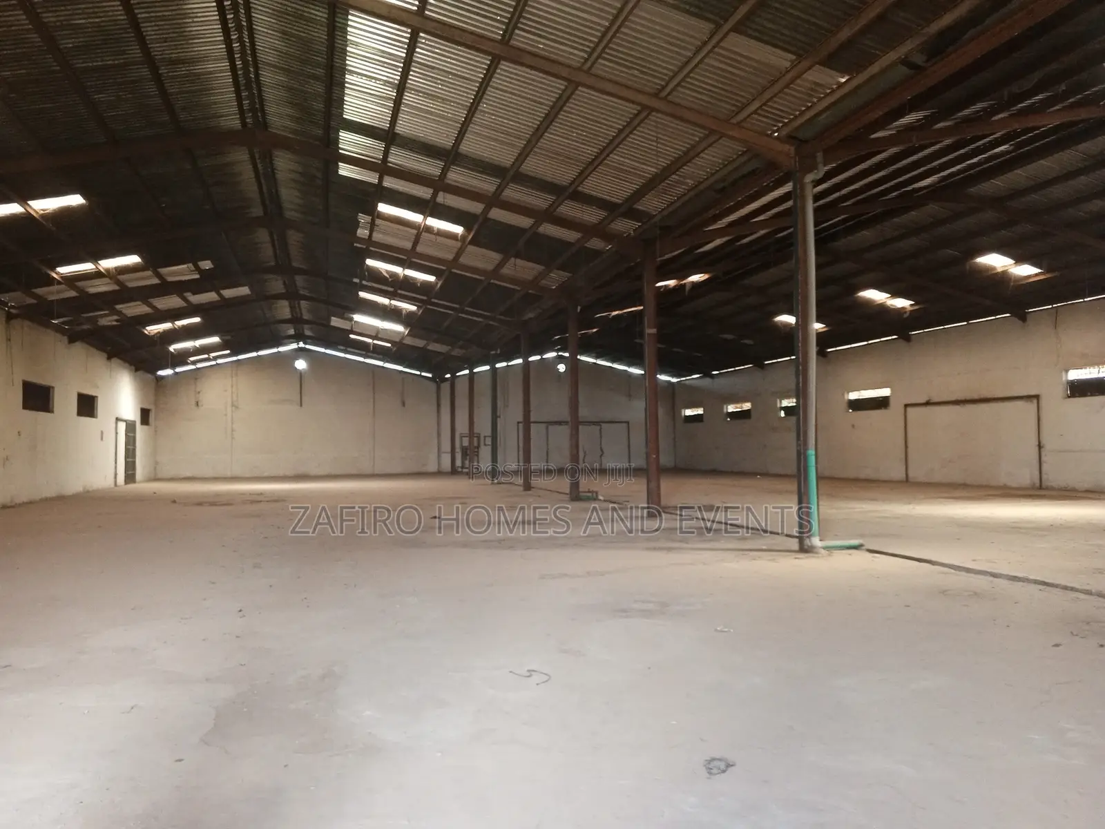 Massive 2000m2 Warehouse Near Lead City, Toll Gate, Ibadan