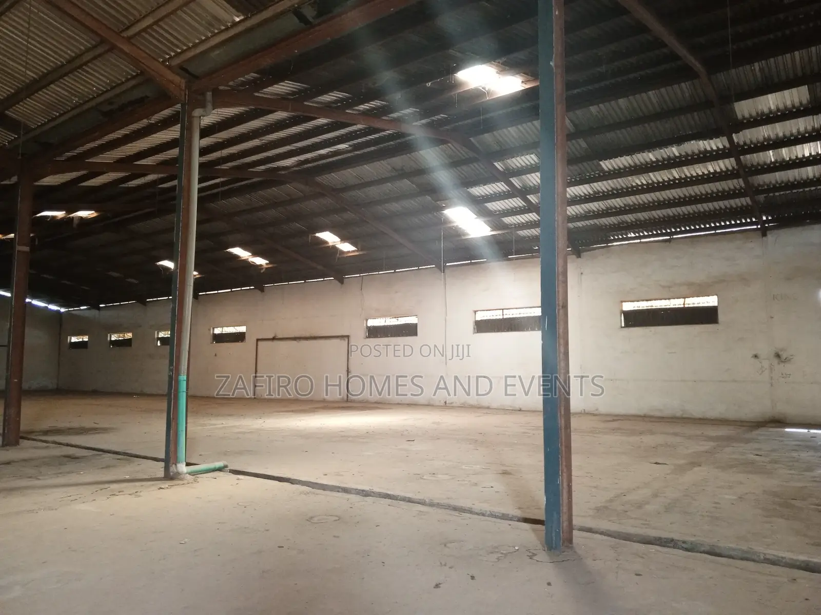 Massive 2000m2 Warehouse Near Lead City, Toll Gate, Ibadan