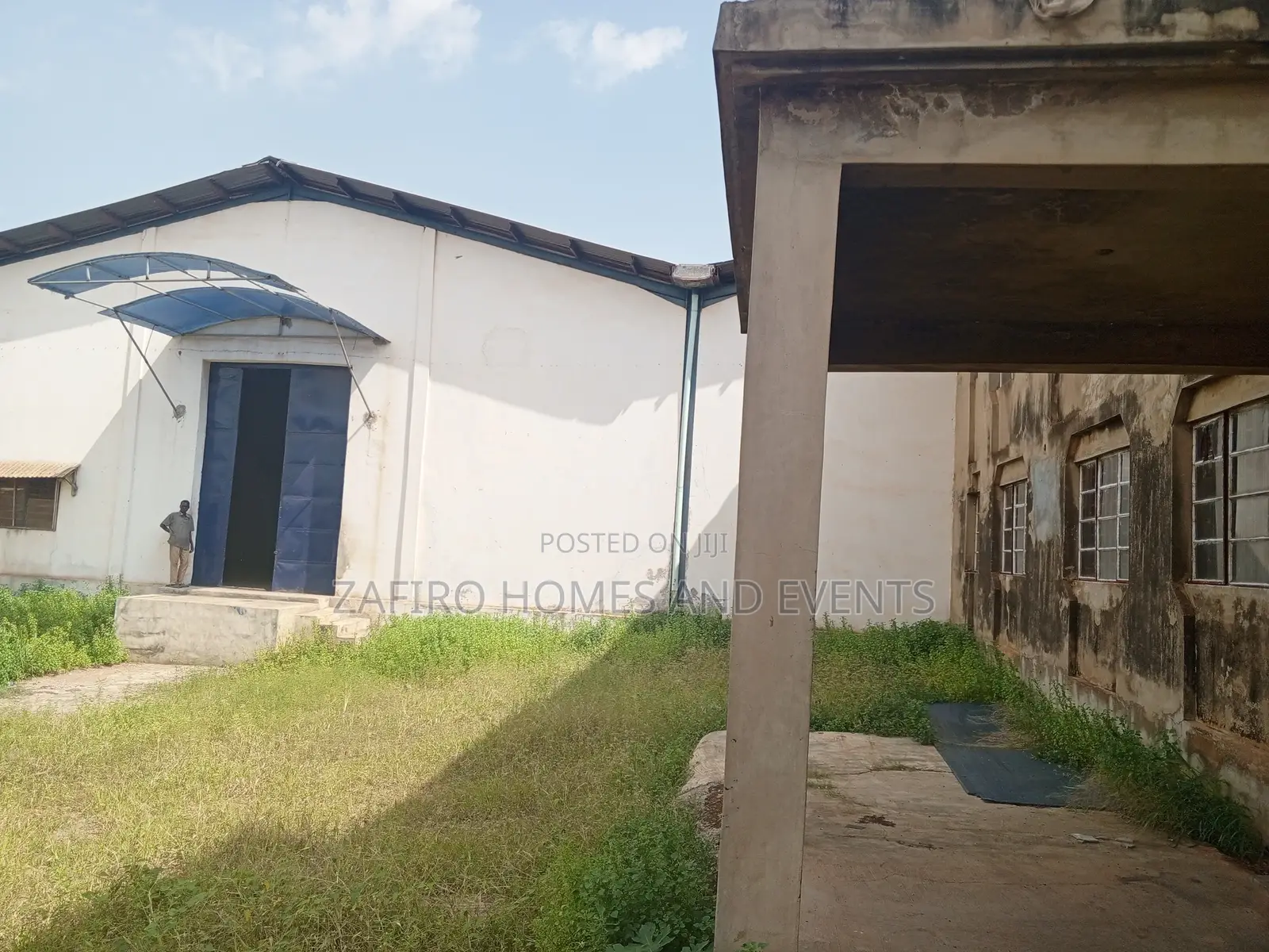 Massive 2000m2 Warehouse Near Lead City, Toll Gate, Ibadan