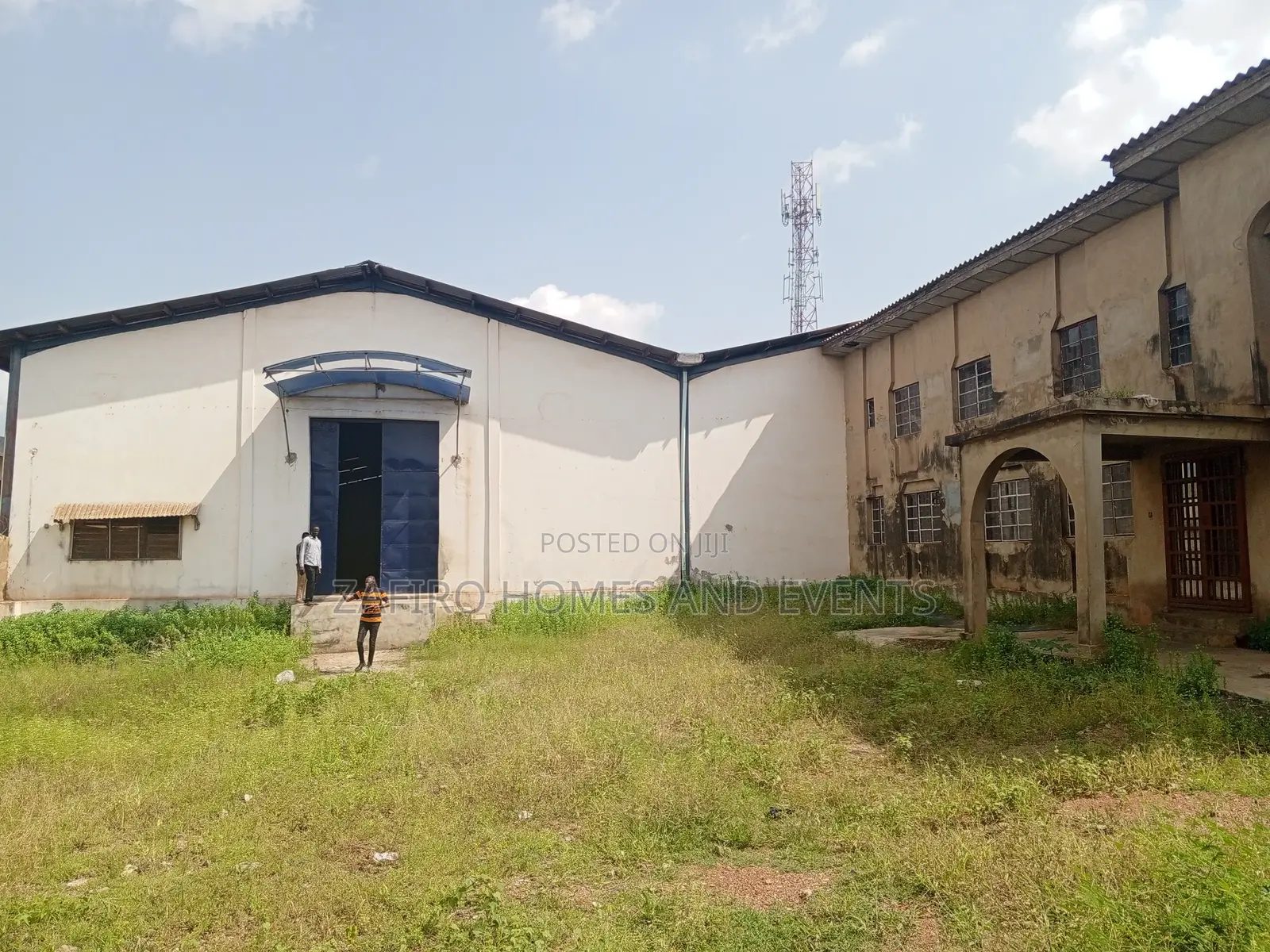 Massive 2000m2 Warehouse Near Lead City, Toll Gate, Ibadan