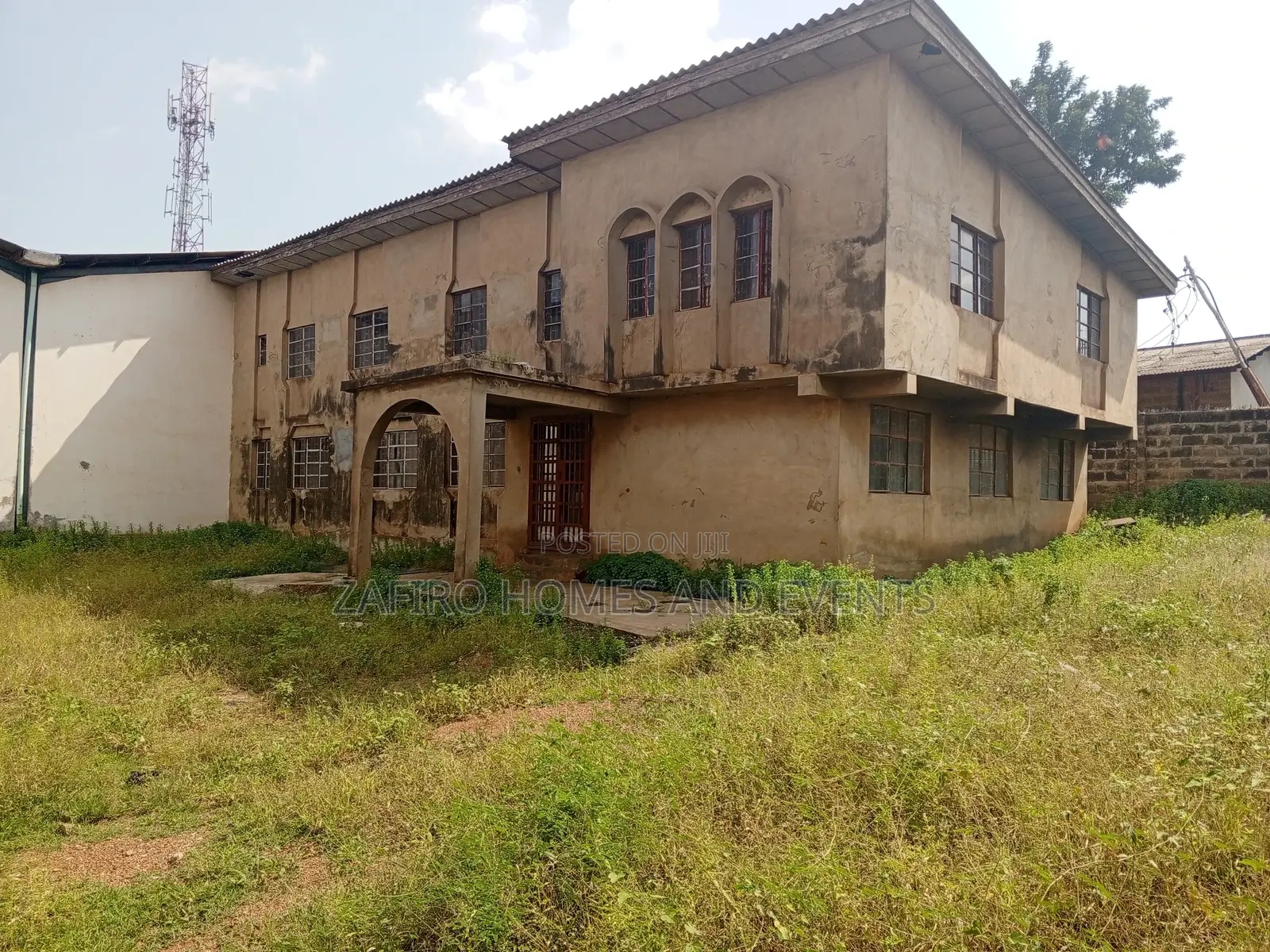 Massive 2000m2 Warehouse Near Lead City, Toll Gate, Ibadan