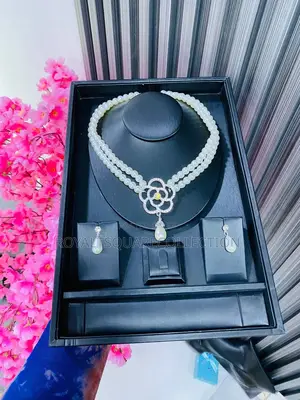 Pearl Necklace Set