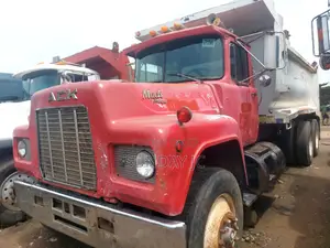 Foreign Used 24valve R Model MACK Ten Tyres Dump Truck Super
