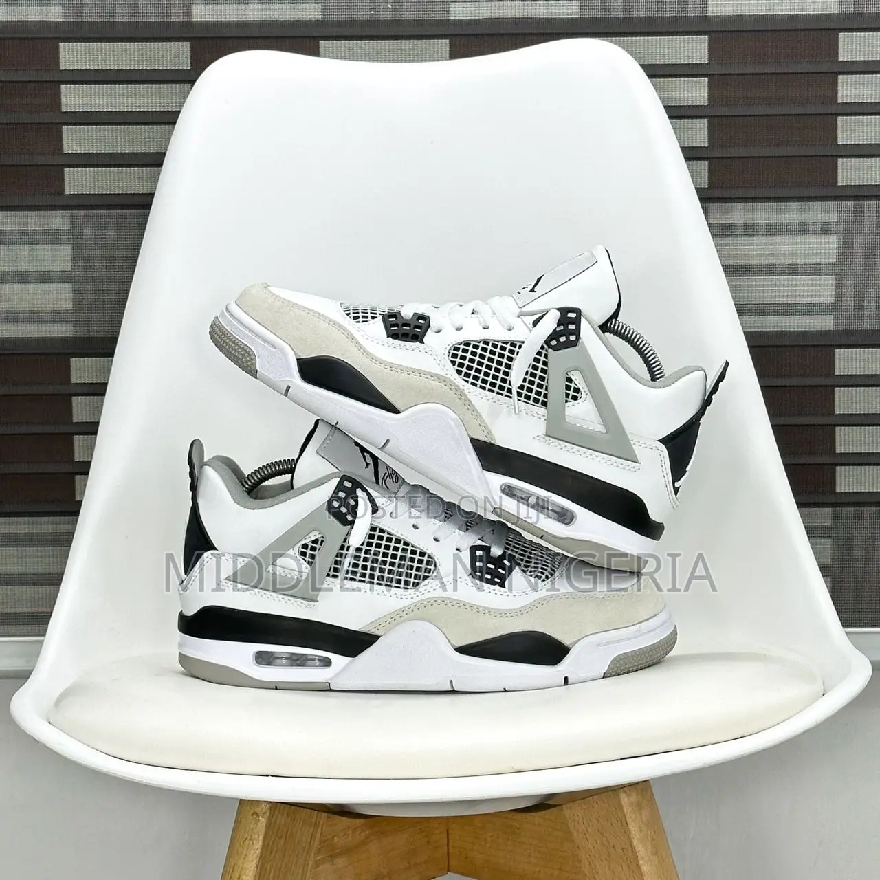 Jordan Retro IV Sneakers