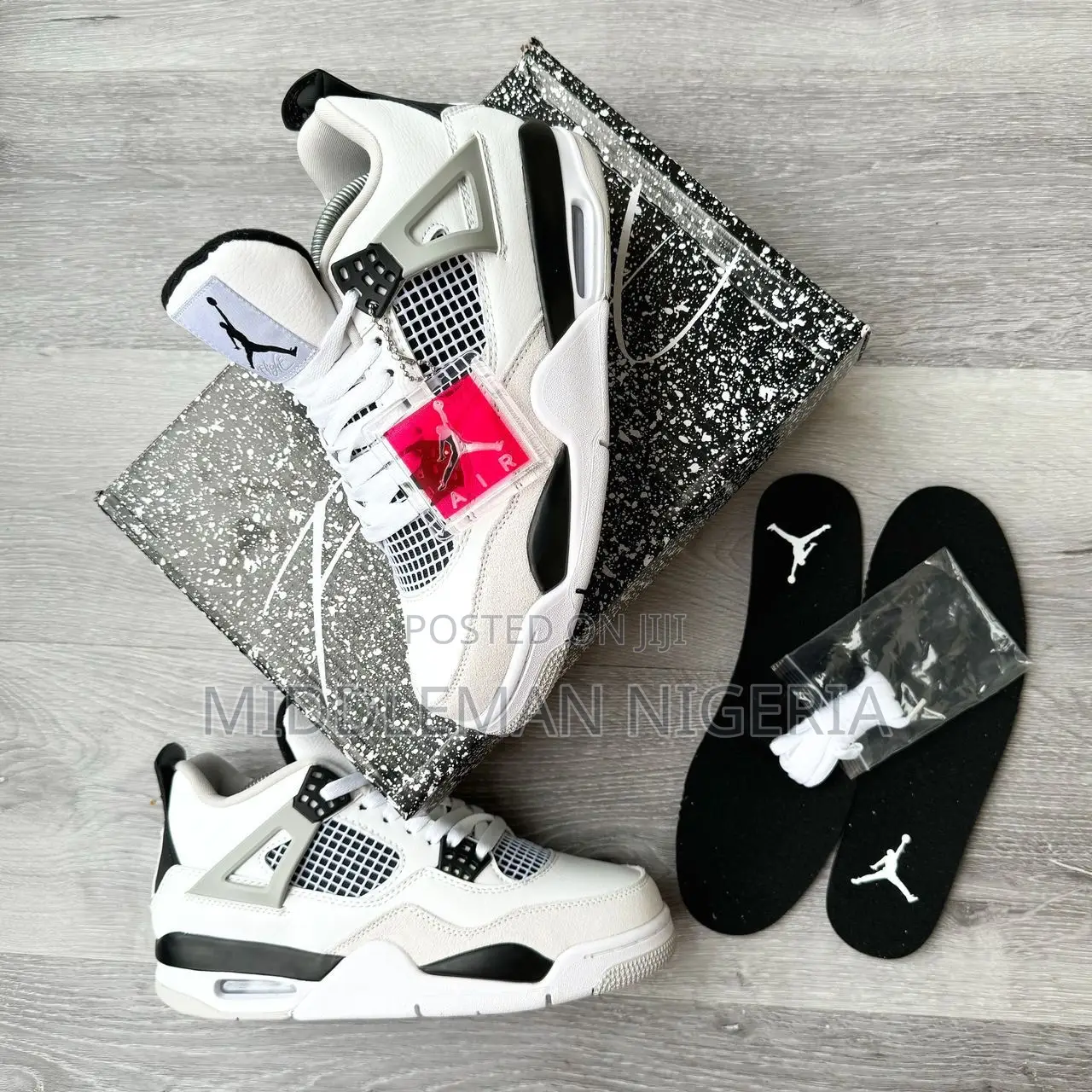 Jordan Retro IV Sneakers