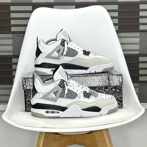 Jordan Retro IV Sneakers