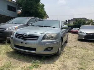 Toyota Avensis 2005 Gray