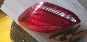 C300 2018 Right Side America Back Light