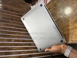 Laptop Apple MacBook Pro 2020 M1 8GB Apple M1 SSD 256GB