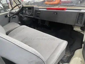 Volkswagen LT 2000 White