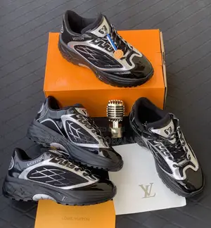 Photo - Louis Vuitton Sneakers