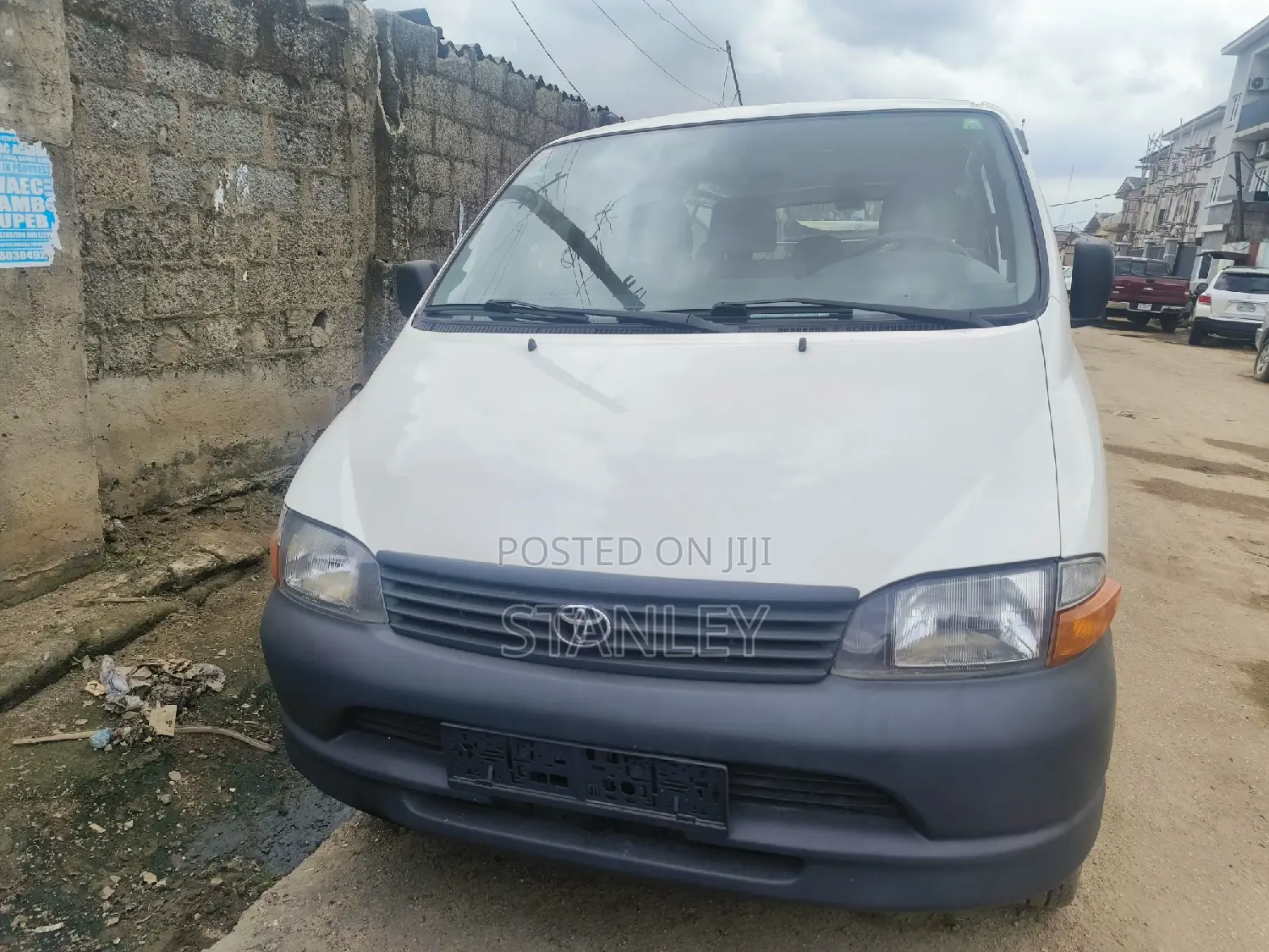 Toyota HiAce 2005 White