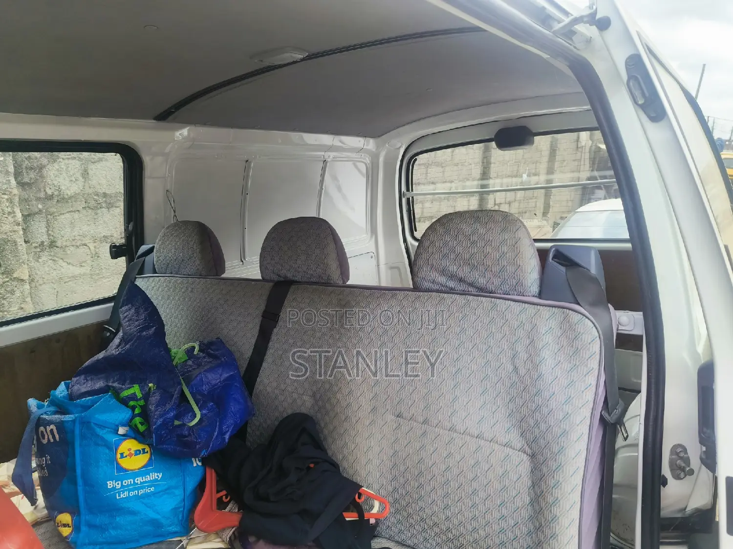 Toyota HiAce 2005 White