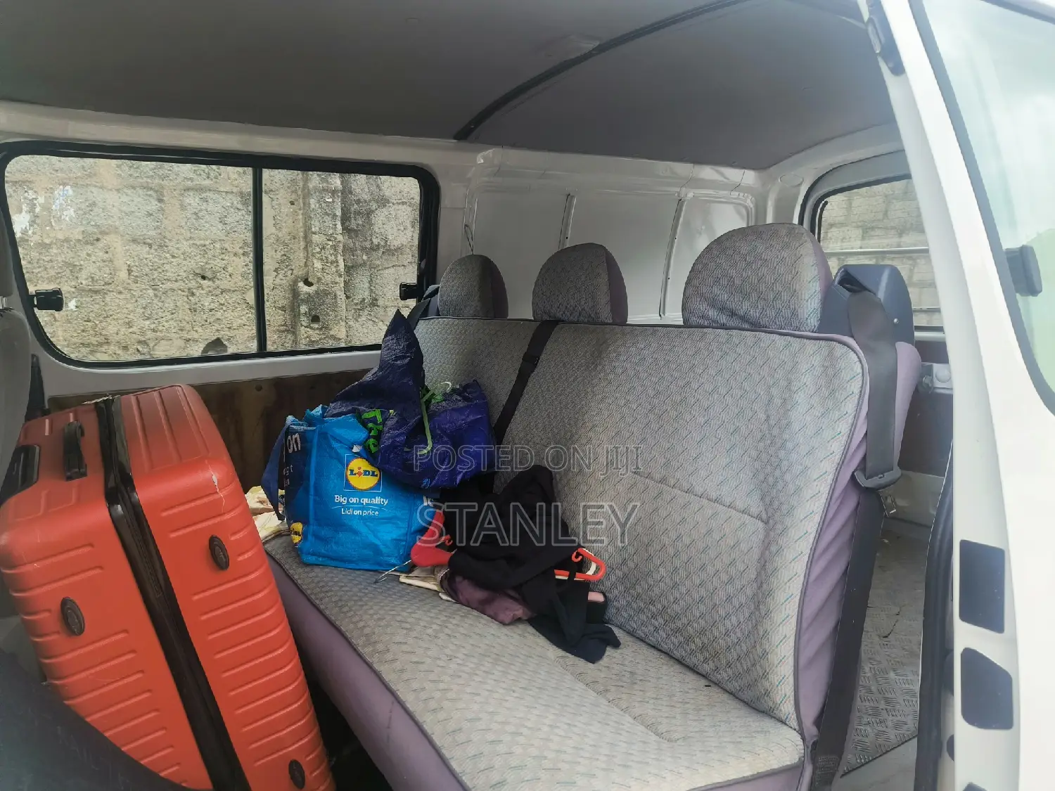 Toyota HiAce 2005 White
