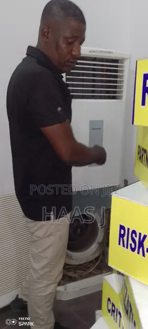 Repairing of Standing AC 2hp/2.5hp