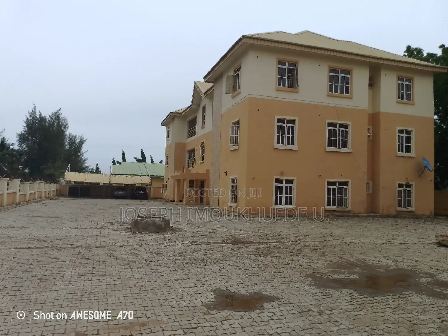 3bdrm Block of Flats in Suny Vale  Homes, Dakwo District for sale