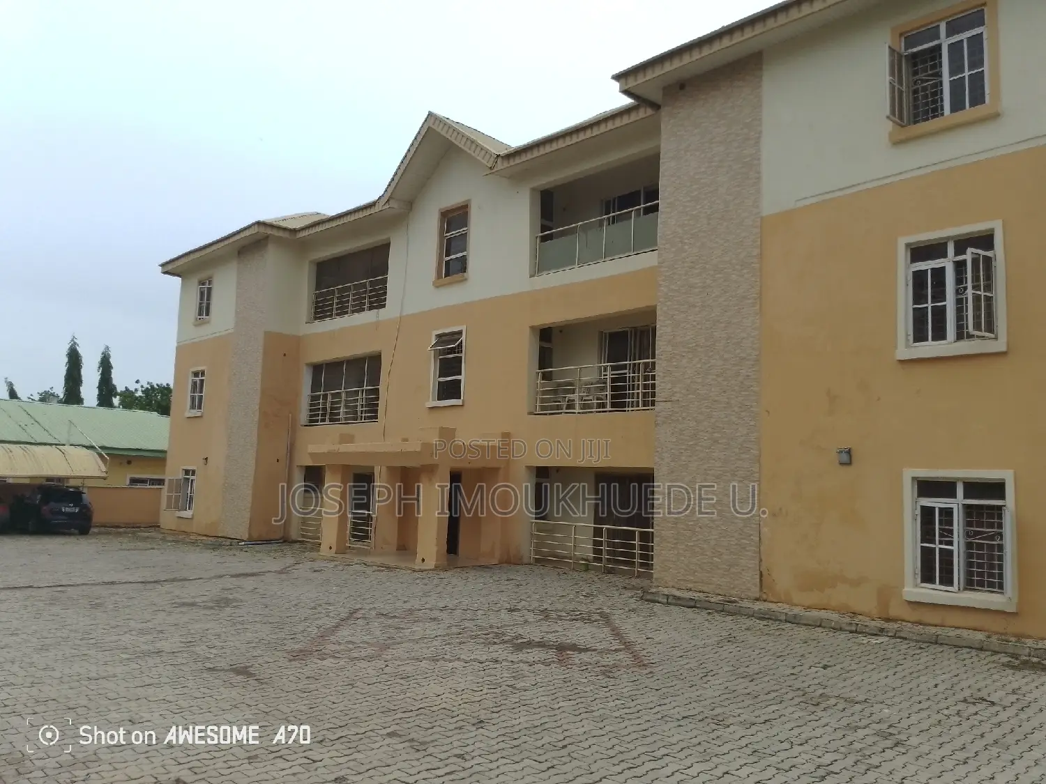 3bdrm Block of Flats in Suny Vale  Homes, Dakwo District for sale