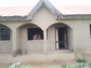 3bdrm Block of Flats in Micheal Imoudu, Ilorin South for sale