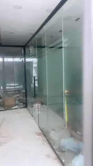 Office Partition With Frosted 10mm Tempered Glass