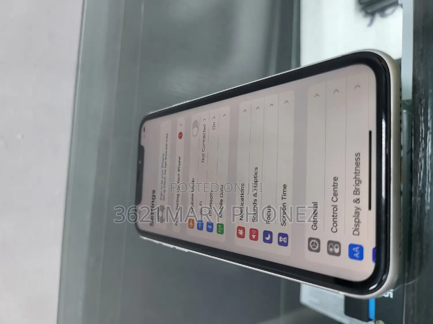 Apple iPhone XR 64 GB White