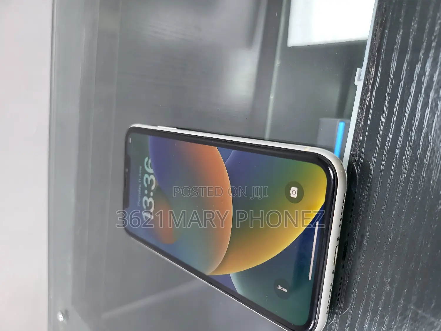 Apple iPhone XR 64 GB White