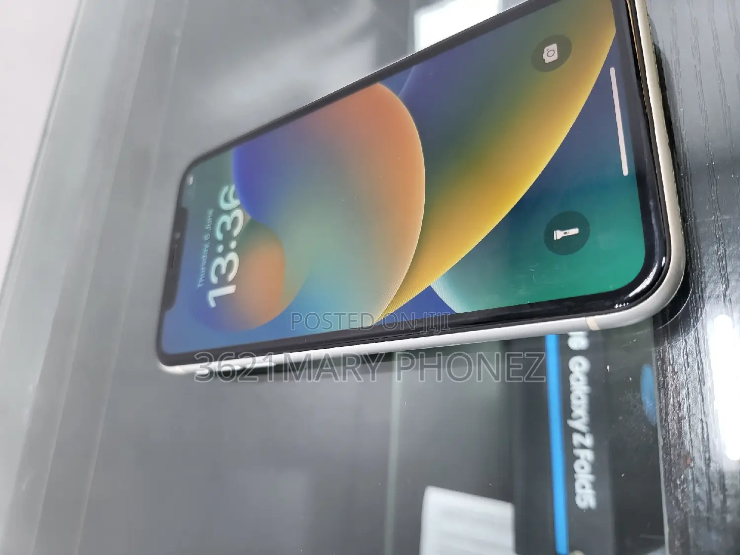 Apple iPhone XR 64 GB White