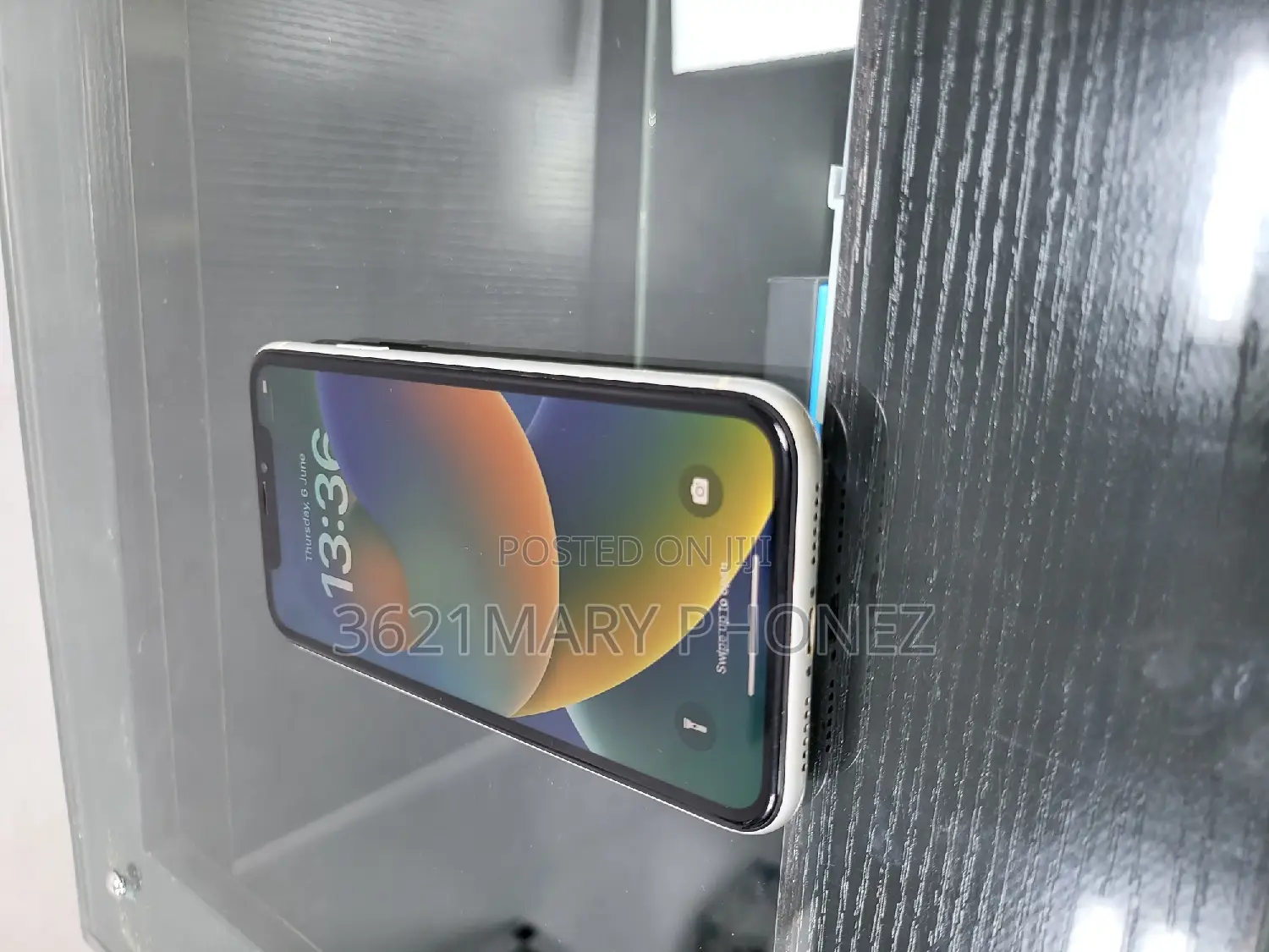 Apple iPhone XR 64 GB White
