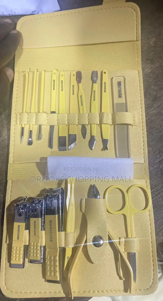 Makeup and Manure Kits