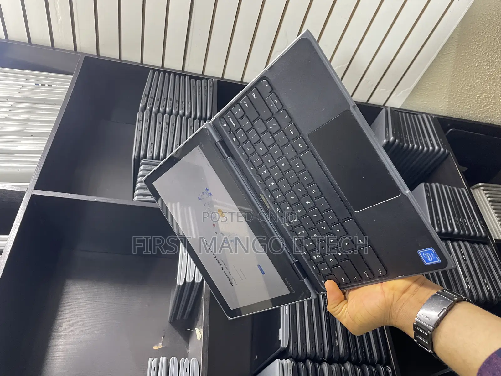 Laptop Lenovo 300e 4GB Intel SSD 32GB