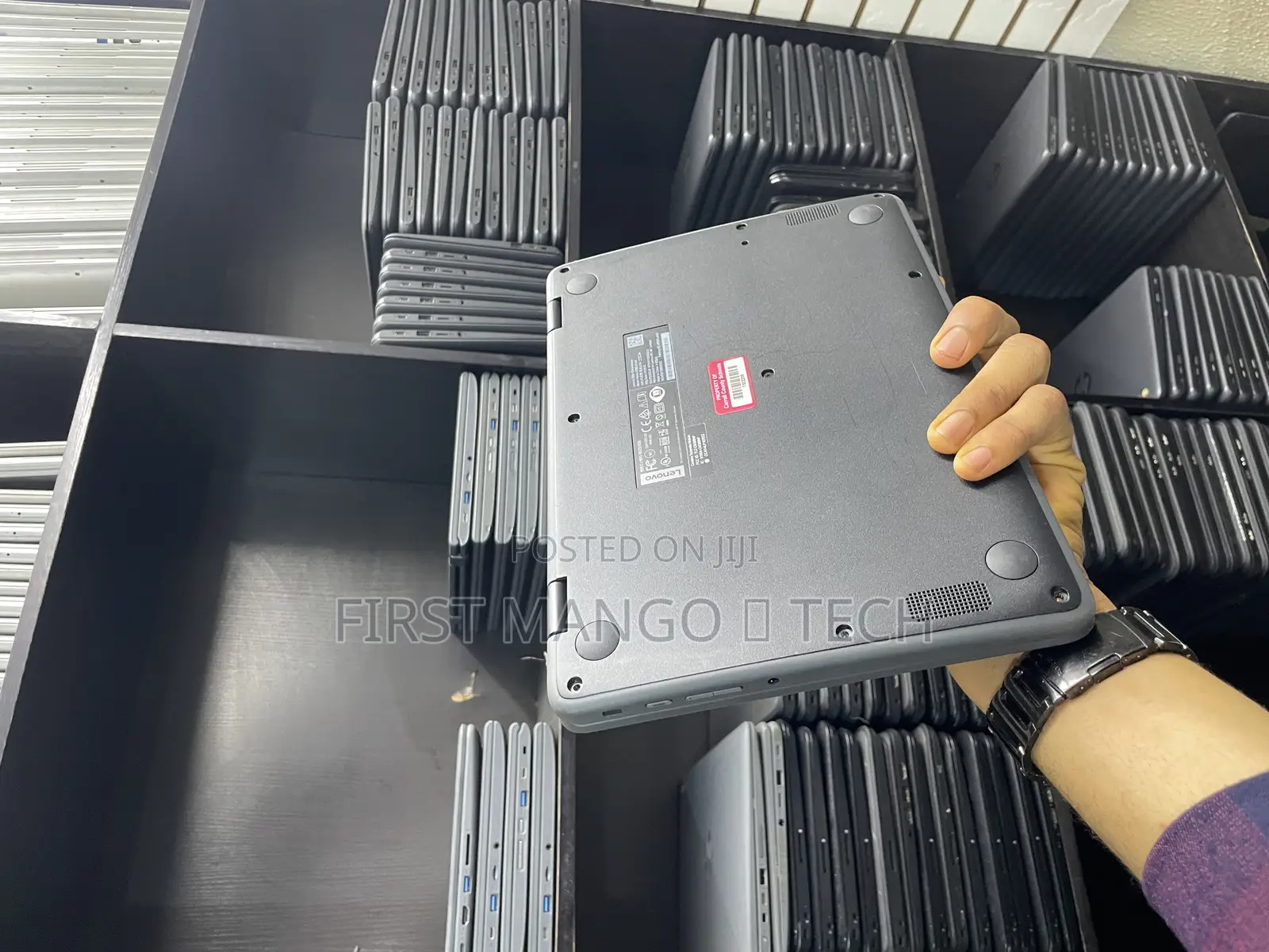 Laptop Lenovo 300e 4GB Intel SSD 32GB