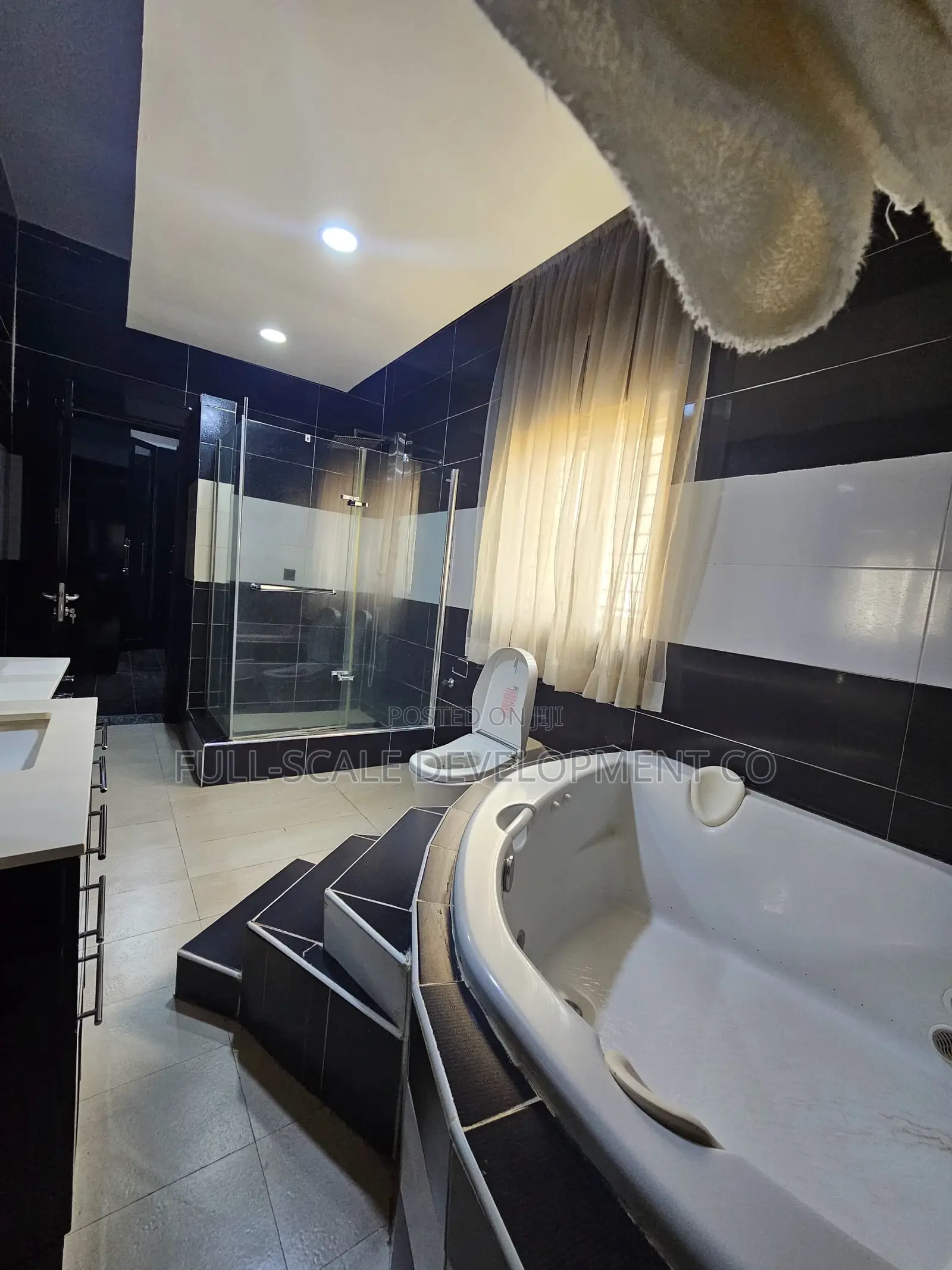 Furnished 9bdrm Mansion in Guzape District for sale