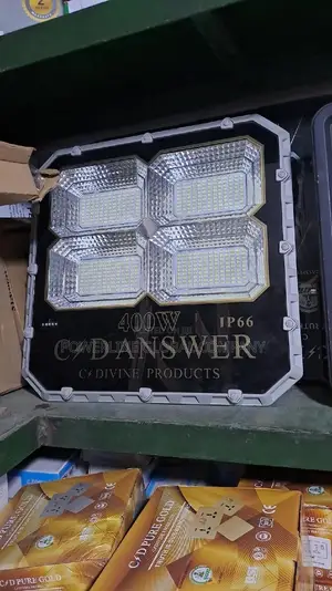 400w Solar Flood Light for Estate's/ Companies/ Factories
