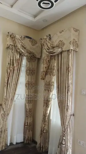 Royal Curtain