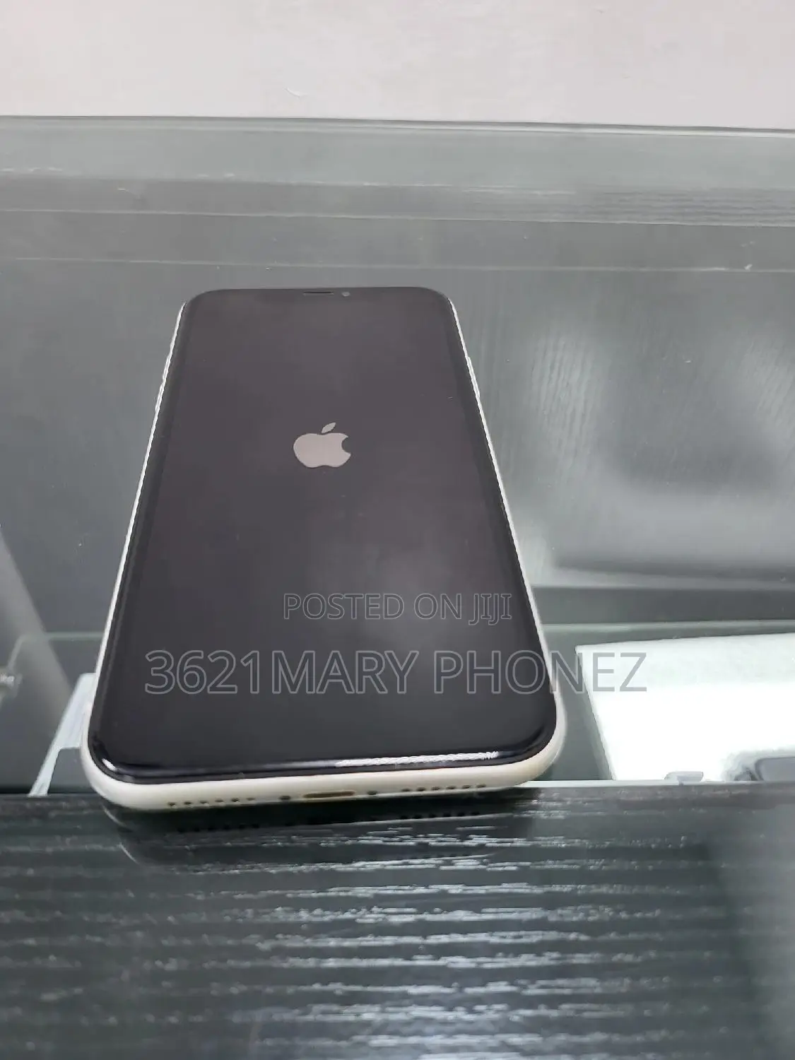 Apple iPhone XR 64 GB White