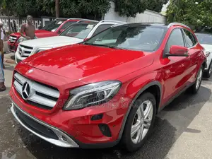 Mercedes-Benz GLA 250 2015 Red