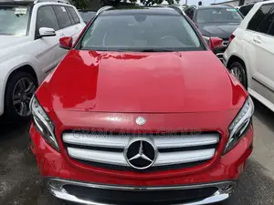 Mercedes-Benz GLA 250 2015 Red