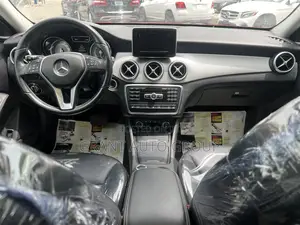 Mercedes-Benz GLA 250 2015 Red