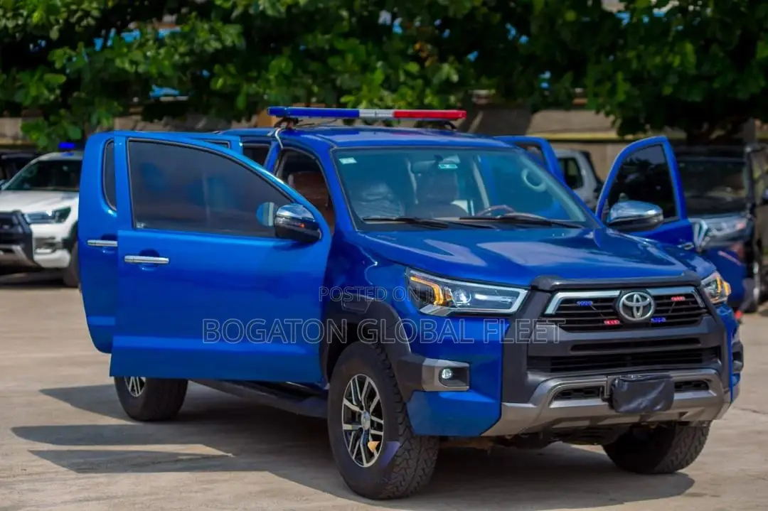 Sharp Hilux Rental (Blue)