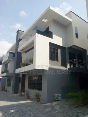 5bdrm House in Victoria Island Extension for sale