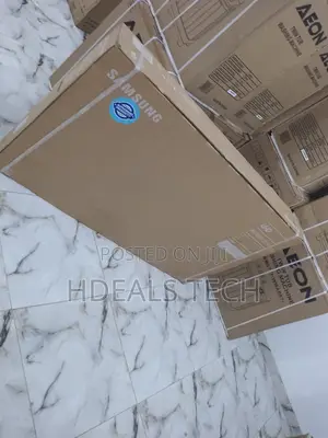 UHD Smart TV - 65 Inches SAMSUNG.