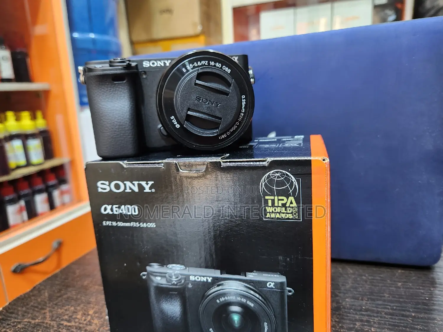 Sony A6400 +16-50mm Lens